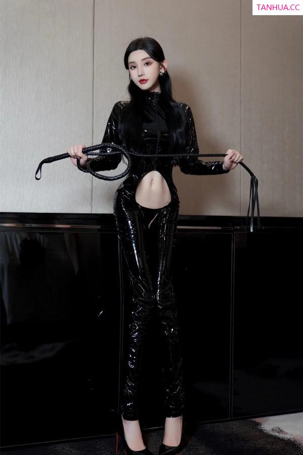 周于希dummy  [XiuRen]高清写真图 2023.12.22 No.7856 周于希Sally 圣诞惊喜第9张图片
